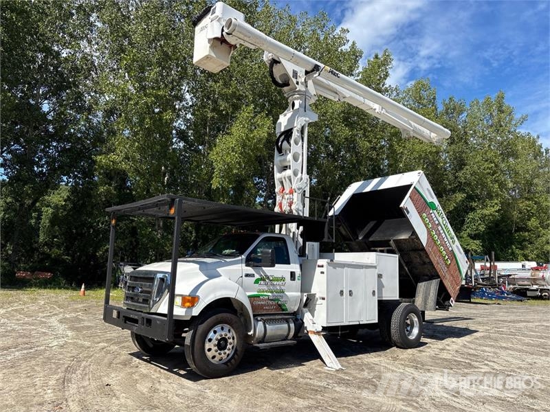 Ford LR760-E70 70 ft on Ford F-750 4x2 Forestry Chipper Truck mounted platforms