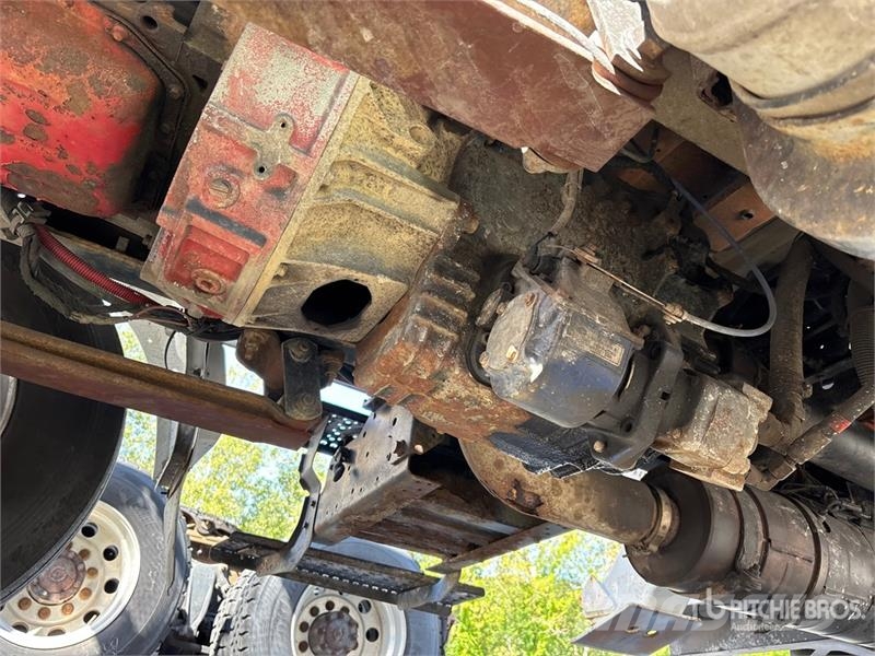 Ford LR760-E70 70 ft on Ford F-750 4x2 Forestry Chipper Truck mounted platforms