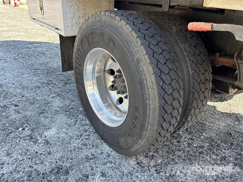 Ford LR760-E70 70 ft on Ford F-750 4x2 Forestry Chipper Truck mounted platforms