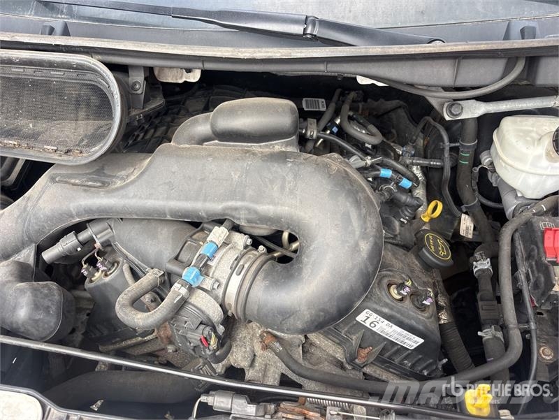 Ford T-350 4x2 Van Truck (Inoperable) Furgons
