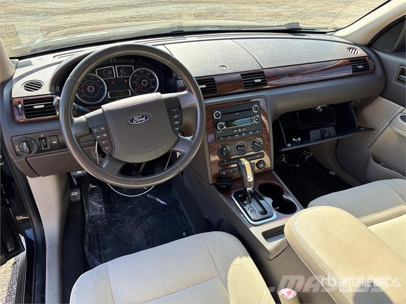 Ford Taurus SEL AWD Automobile 자동차