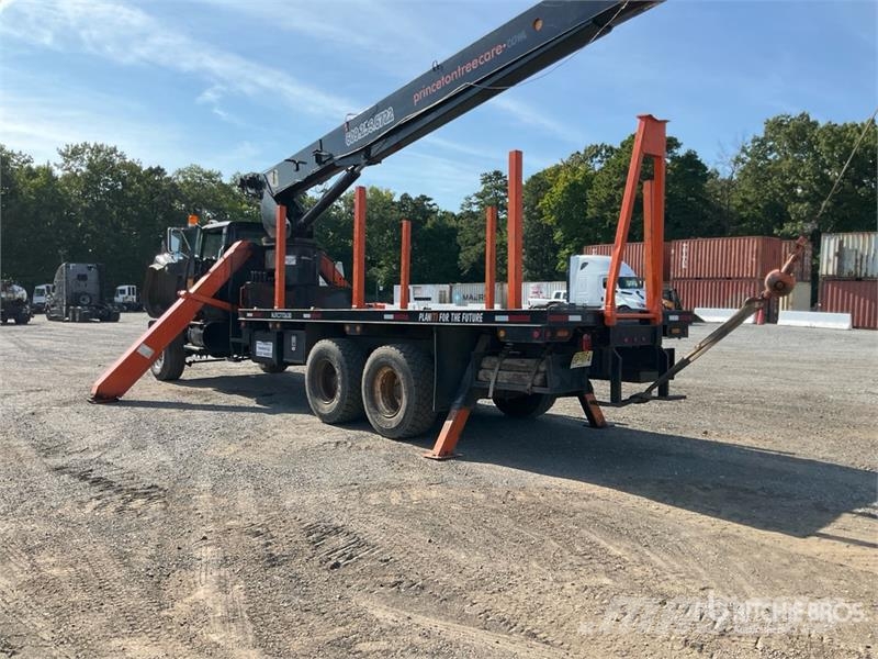 Ford TC - 3874 38000 lb on Ford LT9000 4x4 Boom Truck Nosturiautot