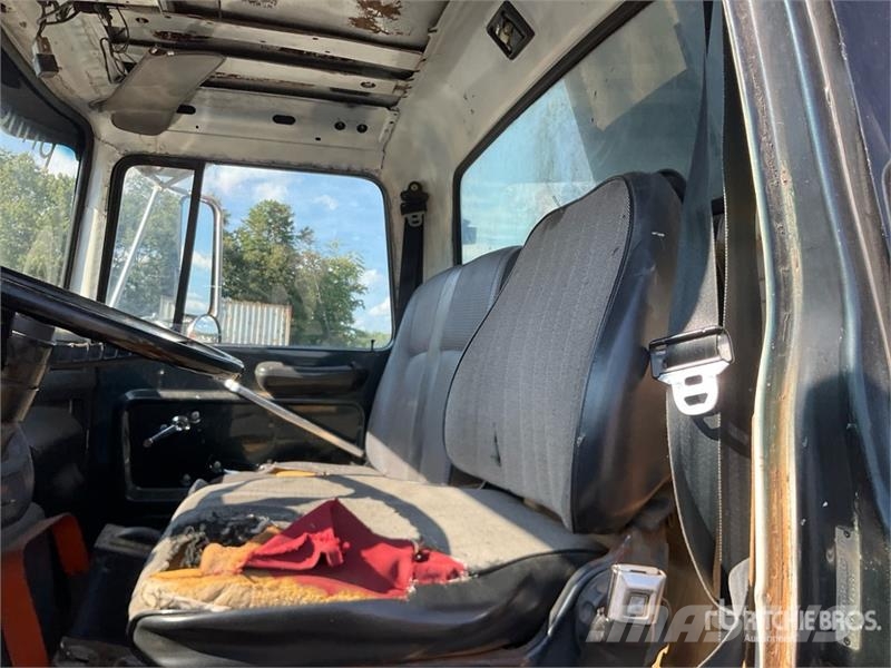 Ford TC - 3874 38000 lb on Ford LT9000 4x4 Boom Truck Nosturiautot