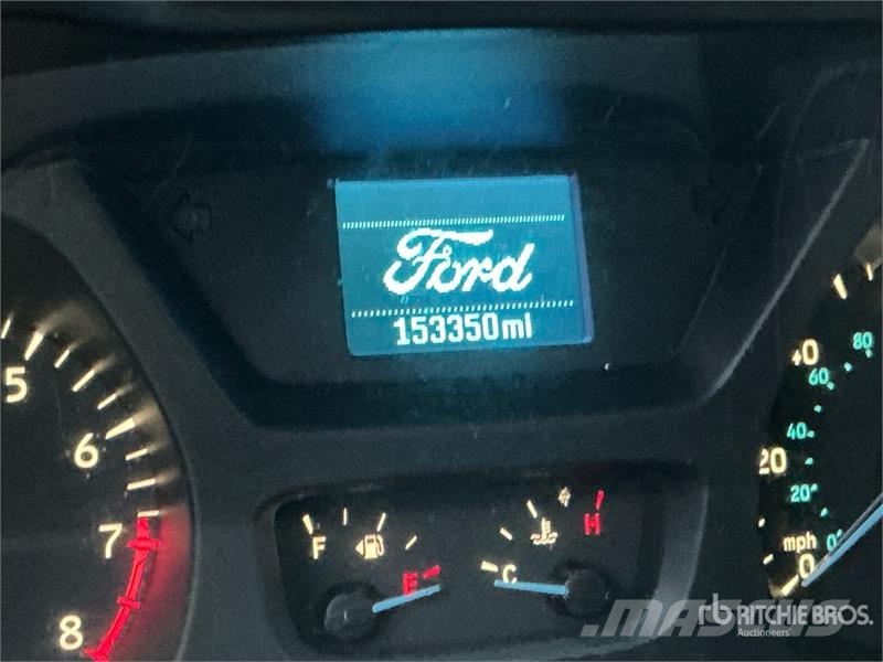 Ford Transit 150 Cargo Van Transporterek