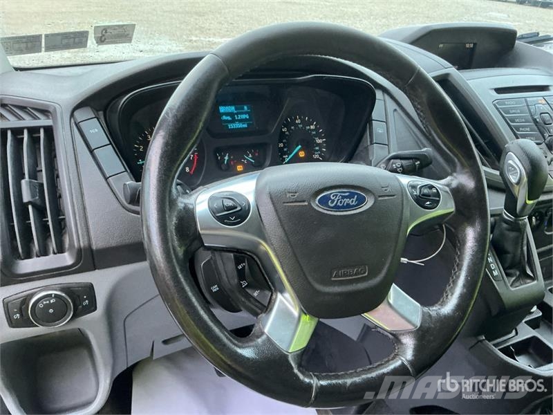 Ford Transit 150 Cargo Van Transporterek