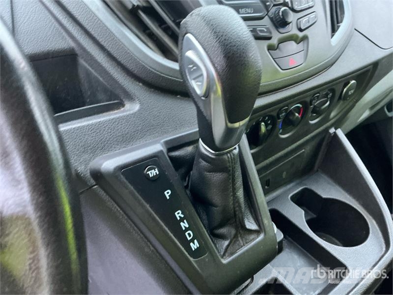 Ford Transit 150 Cargo Van Transporterek