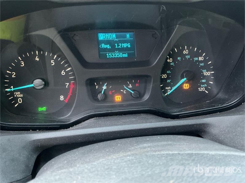 Ford Transit 150 Cargo Van Transporterek