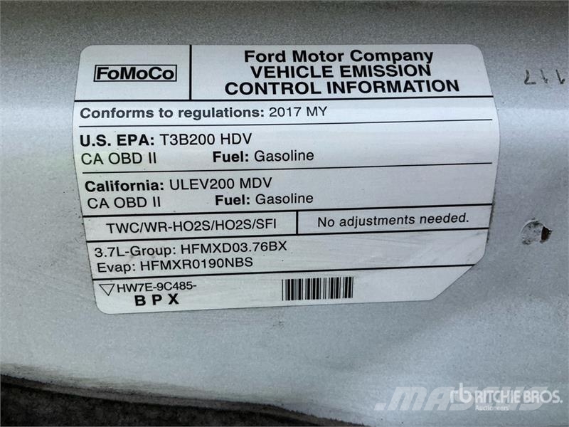 Ford Transit 150 Cargo Van Transporterek