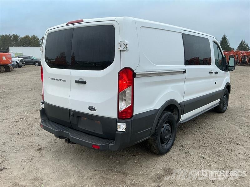 Ford Transit 150 Cargo Van Transporterek