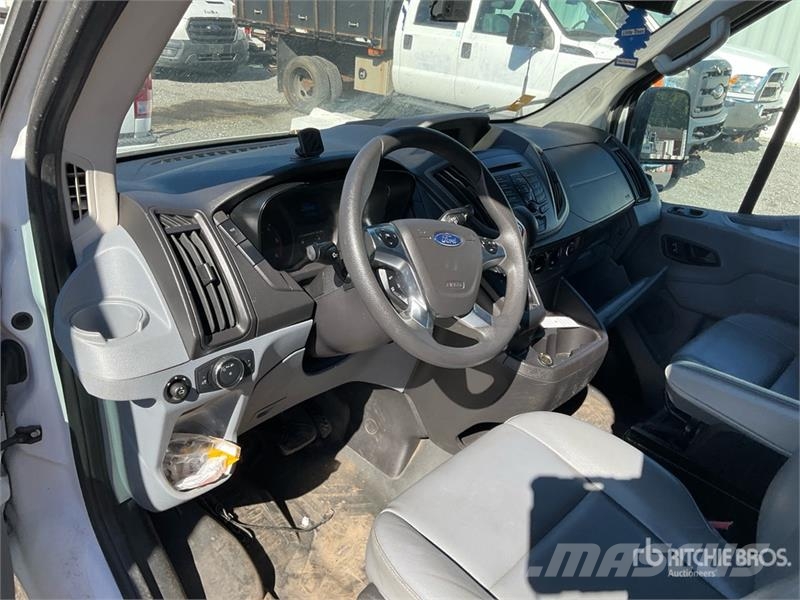 Ford Transit 350 4x2 Sewer Camera Truck شاحنات مزدوجة / خلخلة