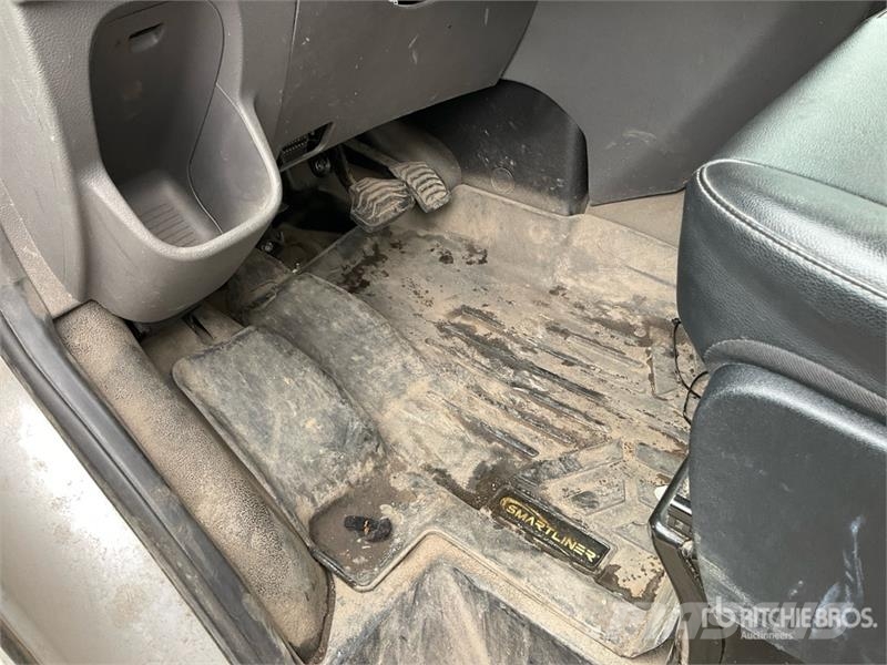 Ford Transit 350 Cargo Van 廂式貨物運輸車