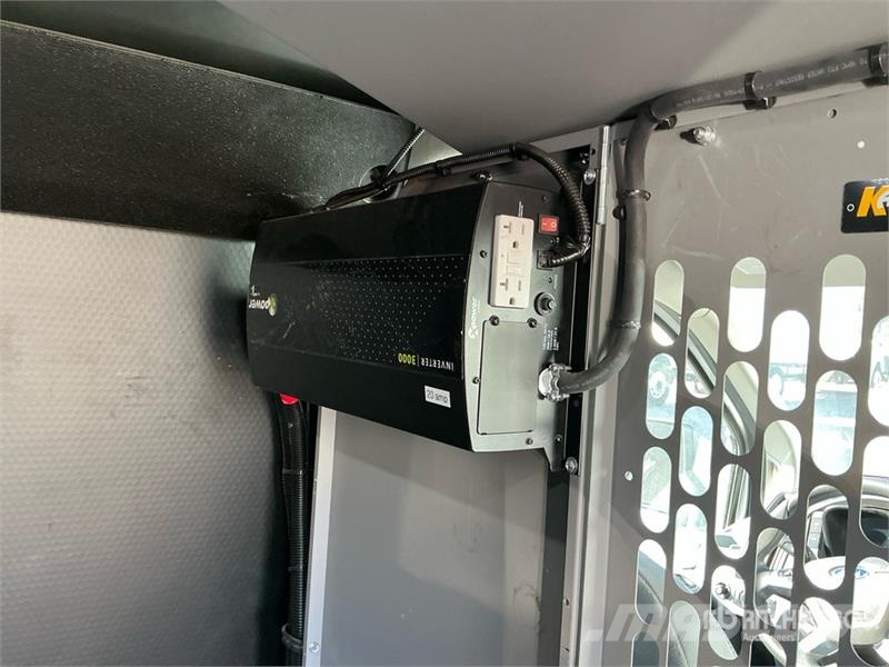 Ford Transit 350 Cargo Van Kaubikud
