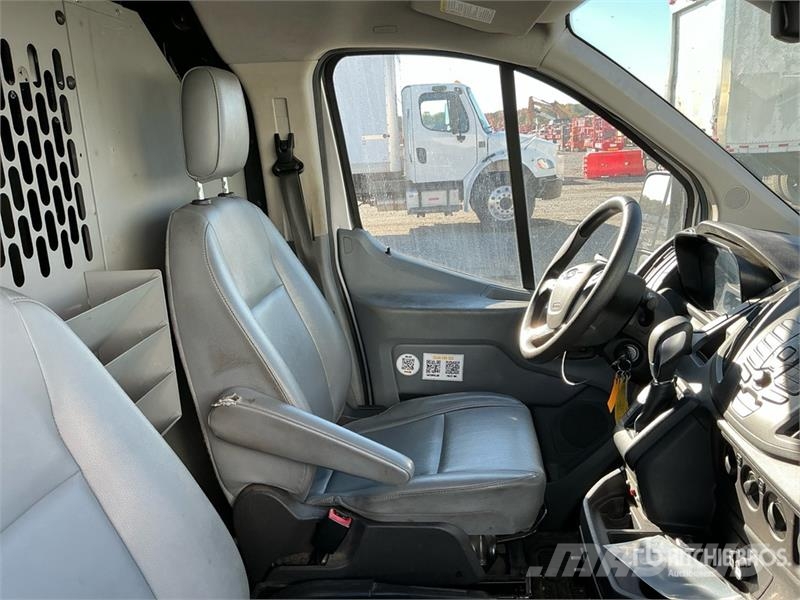 Ford Transit 350 Cargo Van Kaubikud