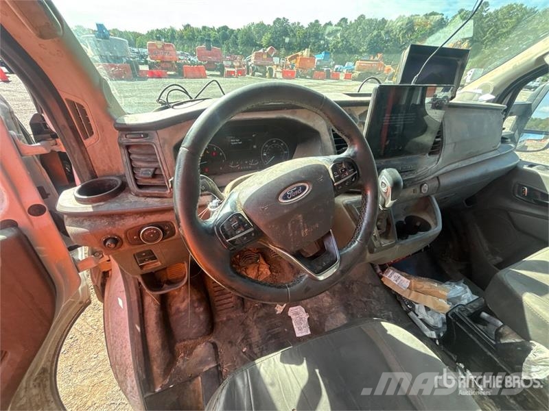 Ford Transit 350 Cargo Van Preču pārvadāšanas furgoni