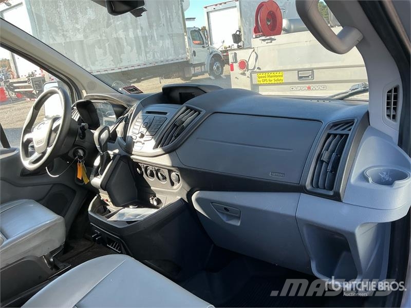Ford Transit 350 Cargo Van Kaubikud