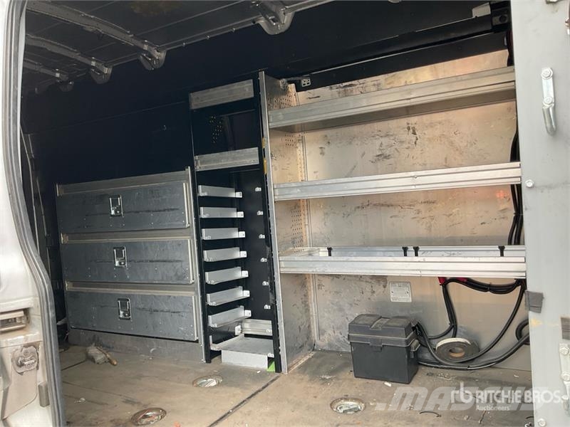 Ford Transit 350 Cargo Van 廂式貨物運輸車