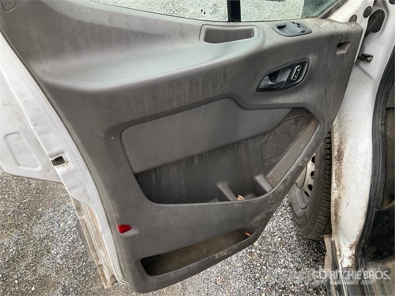 Ford Transit 350 Cargo Van Furgone chiuso