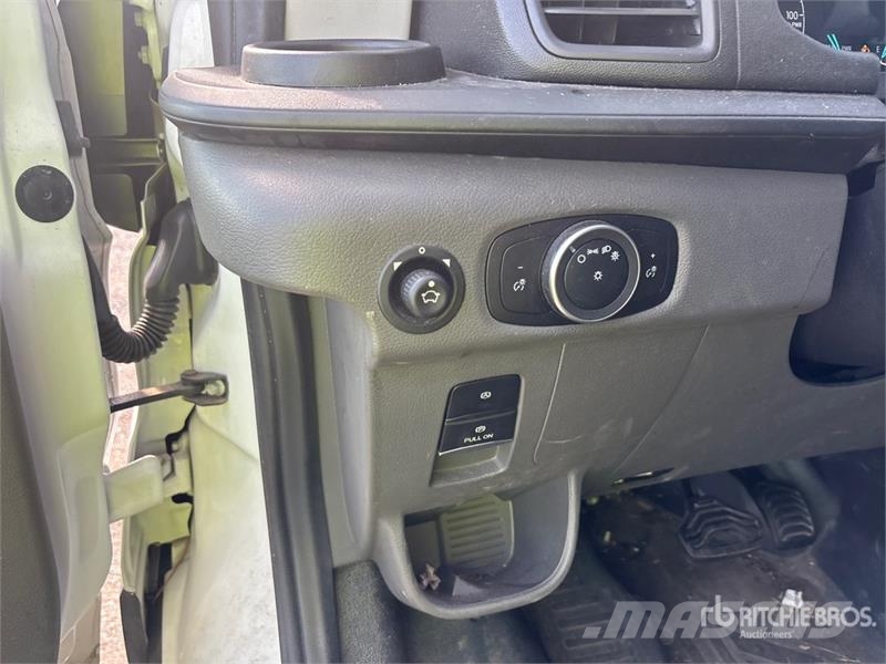 Ford Transit 350 Electric Cargo Van Панельні фургони