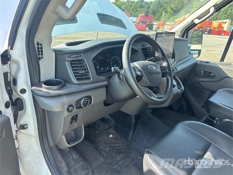 Ford Transit 350 Electric Cargo Van Панельні фургони