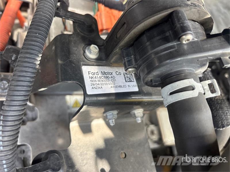 Ford Transit 350 Electric Cargo Van Панельні фургони