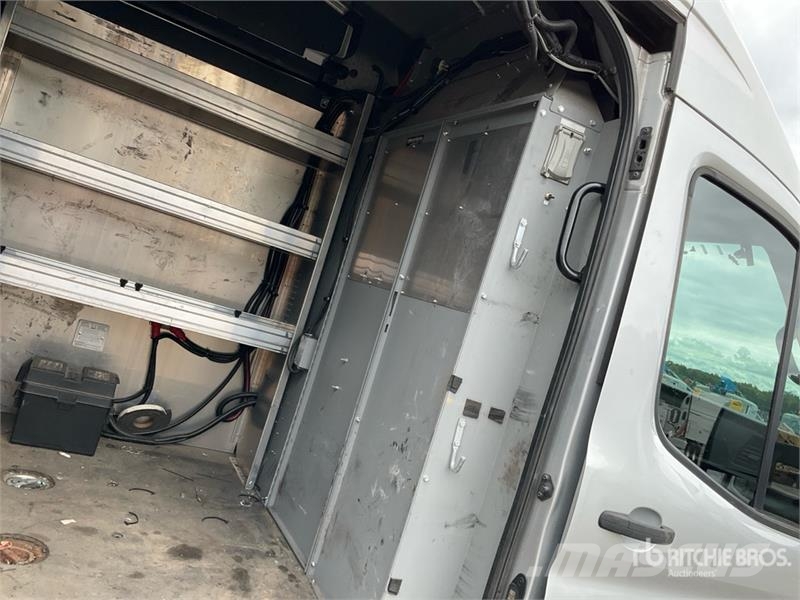 Ford Transit 350 HD Cargo Van Preču pārvadāšanas furgoni