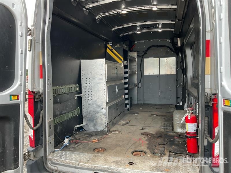 Ford Transit 350 HD Cargo Van Preču pārvadāšanas furgoni