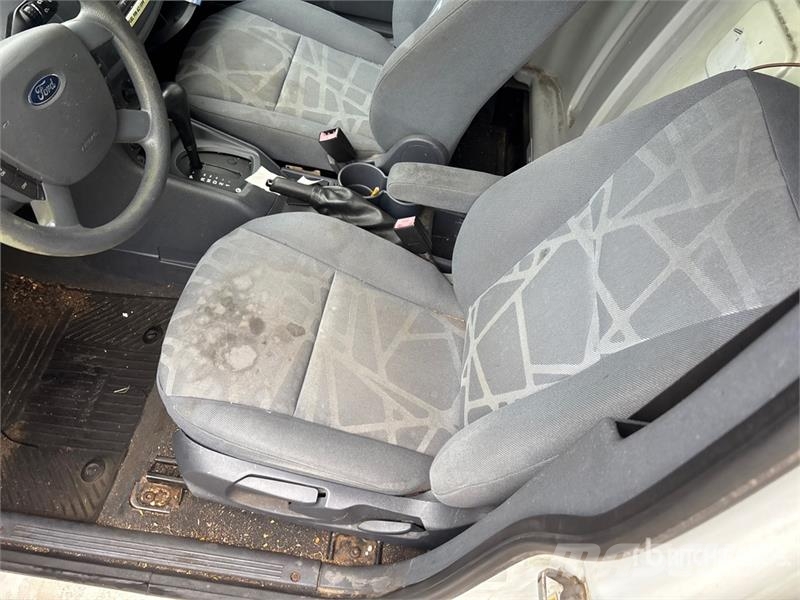Ford Transit Connect Pakettiautot