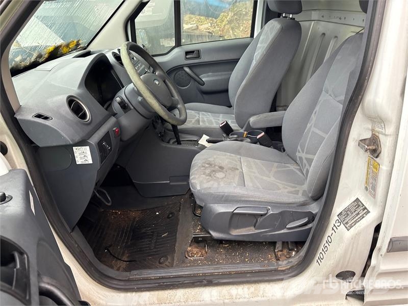 Ford Transit Connect Pakettiautot