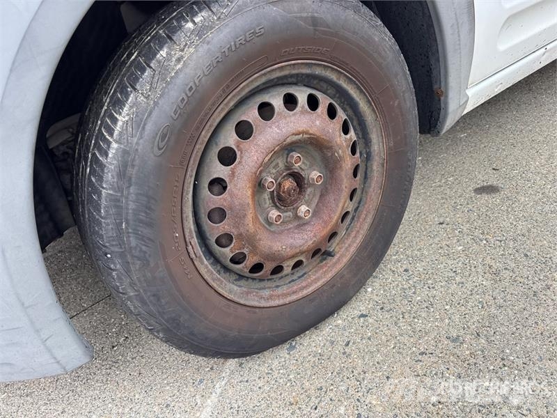 Ford Transit Connect Pakettiautot
