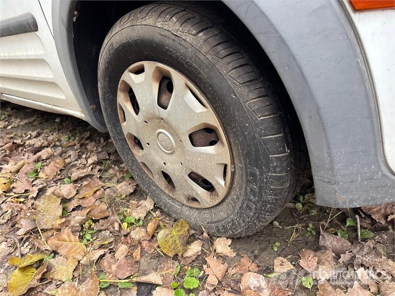 Ford Transit Connect Pakettiautot
