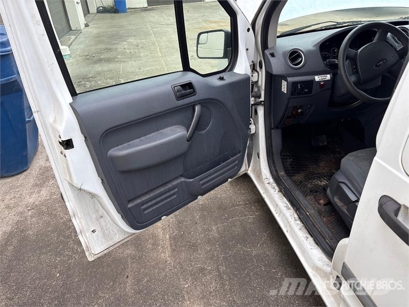 Ford Transit Connect Pakettiautot