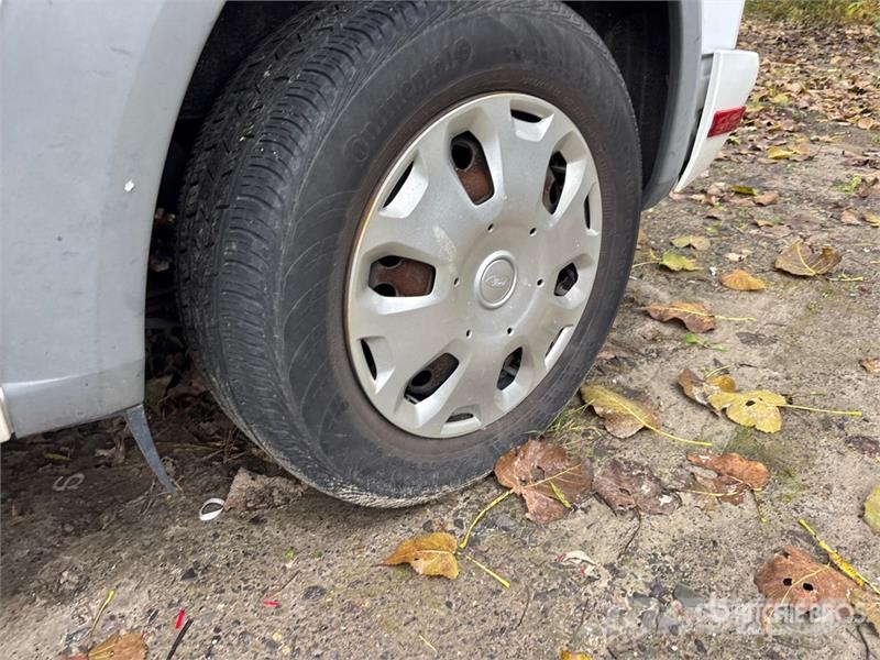 Ford Transit Connect Pakettiautot