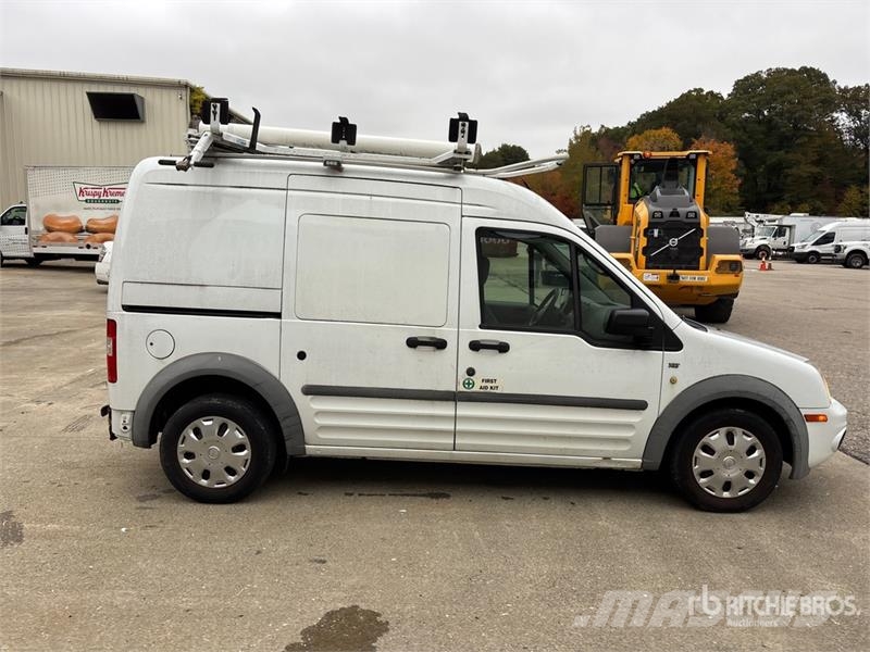 Ford Transit Connect Pakettiautot
