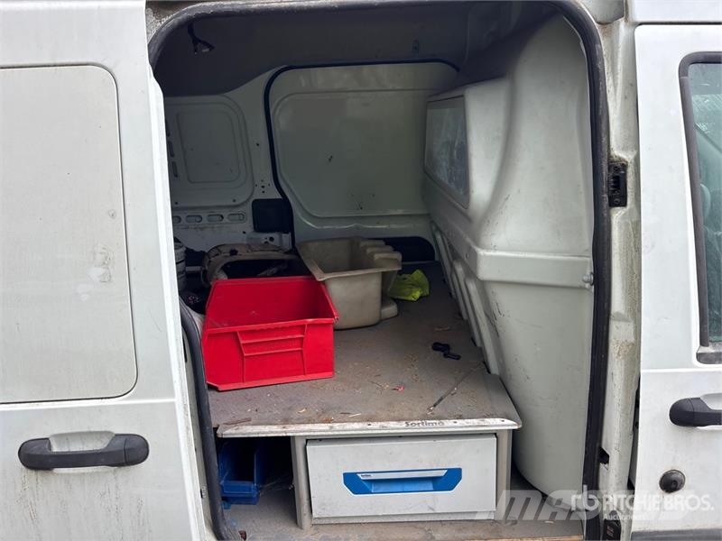 Ford Transit Connect Pakettiautot
