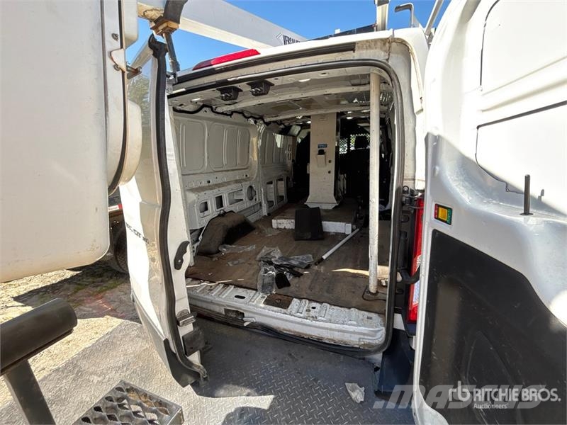 Ford Versalift VANTEL29NE-01 30 ft on  Ford Transit 350 Auto korvtõstukid