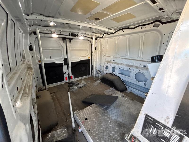 Ford Versalift VANTEL29NE-01 30 ft on  Ford Transit 350 Auto korvtõstukid
