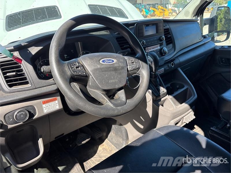 Ford Versalift VANTEL29NE-01 30 ft on  Ford Transit 350 Auto korvtõstukid