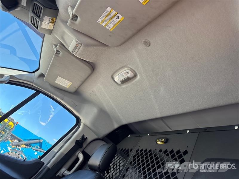 Ford Versalift VANTEL29NE-01 30 ft on  Ford Transit 350 Auto korvtõstukid