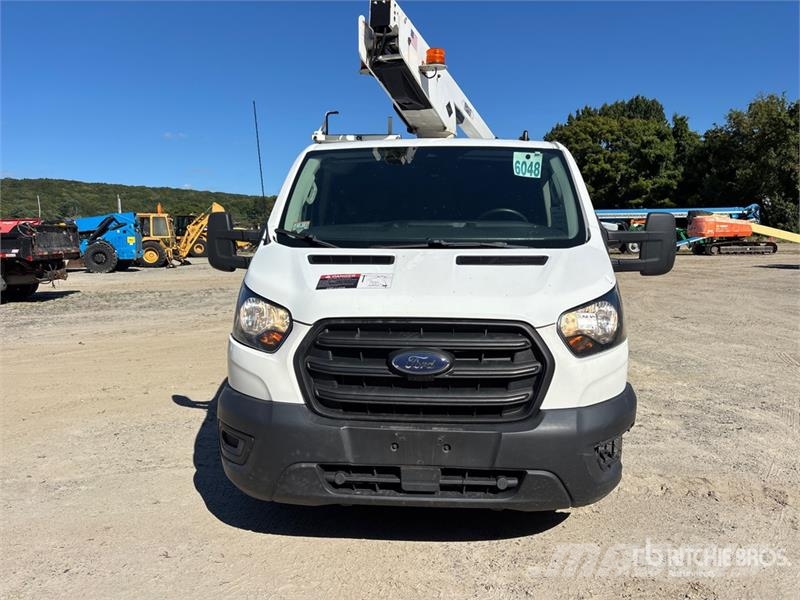 Ford Versalift VANTEL29NE-01 30 ft on  Ford Transit 350 Auto korvtõstukid