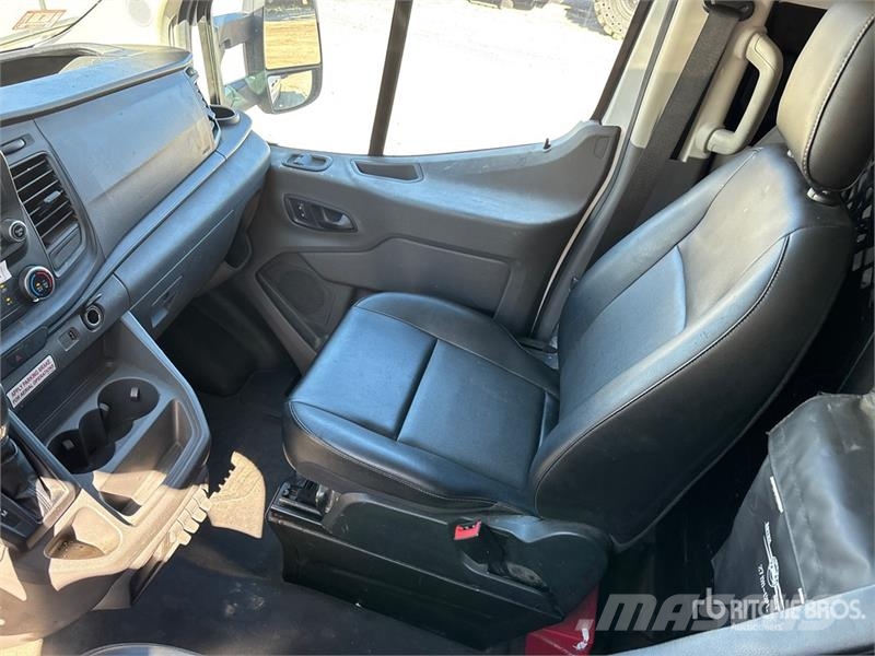 Ford Versalift VANTEL29NE-01 30 ft on  Ford Transit 350 Auto korvtõstukid