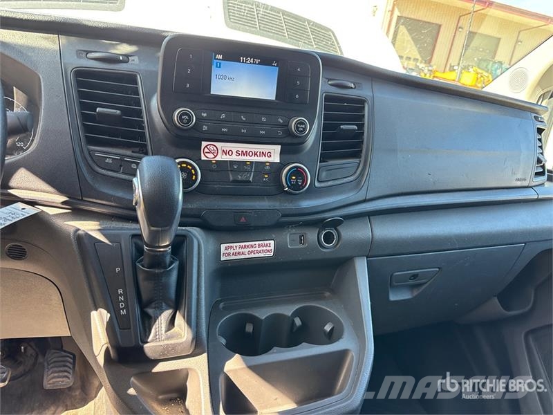 Ford Versalift VANTEL29NE-01 30 ft on  Ford Transit 350 Auto korvtõstukid