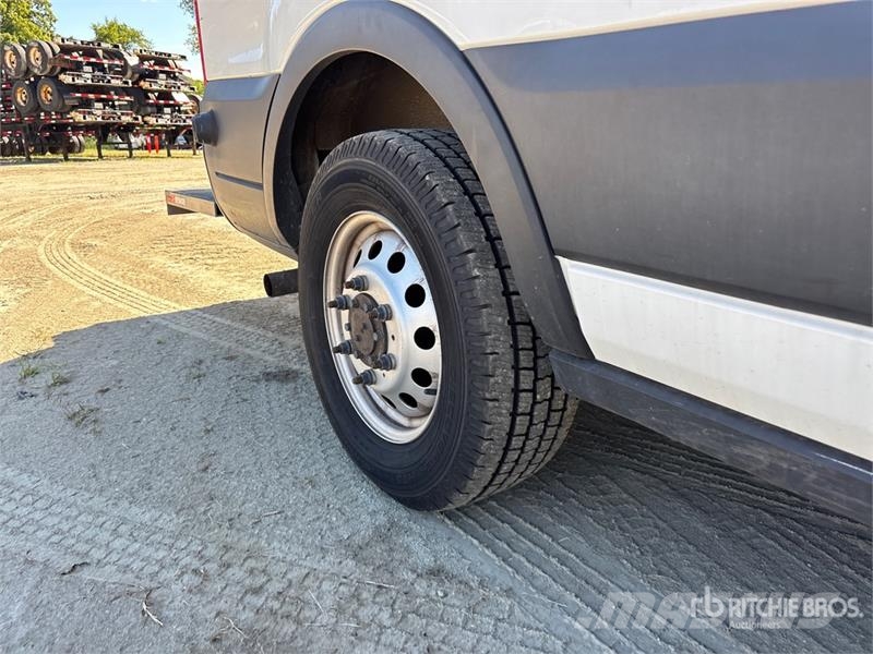 Ford Versalift VANTEL29NE-01 30 ft on  Ford Transit 350 Auto korvtõstukid