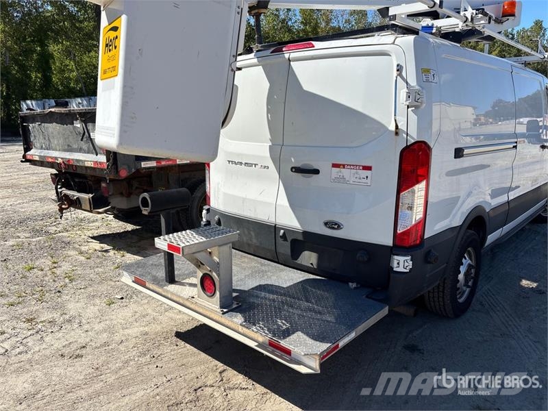 Ford Versalift VANTEL29NE-01 30 ft on  Ford Transit 350 Auto korvtõstukid
