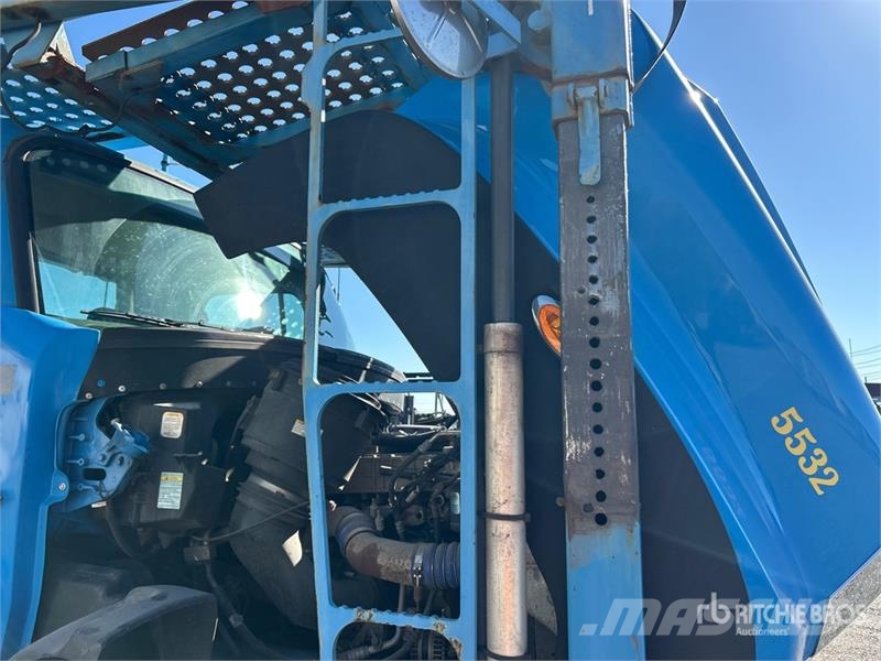 Freightliner 114SD 6x4 Car Carrier Truck 運輸車輛