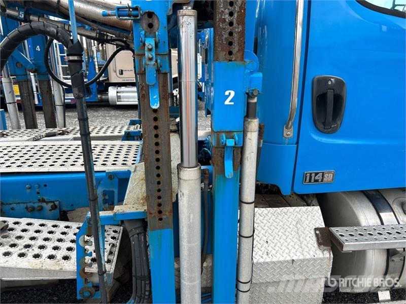 Freightliner 114SD 6x4 Car Carrier Truck Camion porte engin
