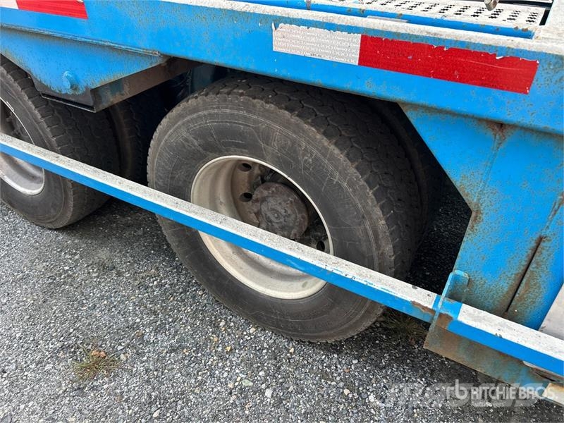 Freightliner 114SD 6x4 Car Carrier Truck Avtotransporterji