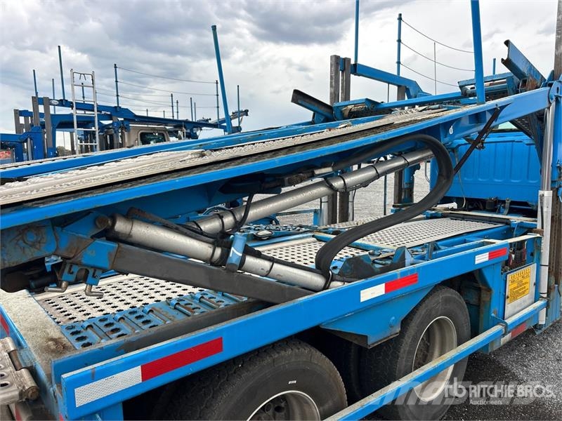 Freightliner 114SD 6x4 Car Carrier Truck Camion porte engin