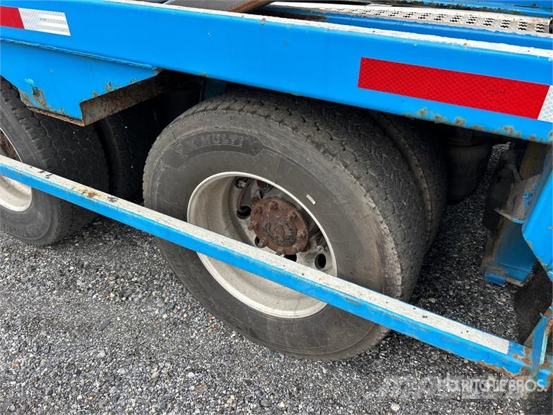 Freightliner 114SD 6x4 Car Carrier Truck Camion porte engin