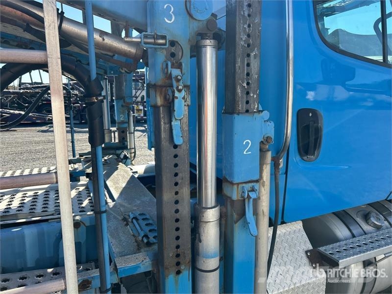 Freightliner 114SD 6x4 Car Carrier Truck 運輸車輛