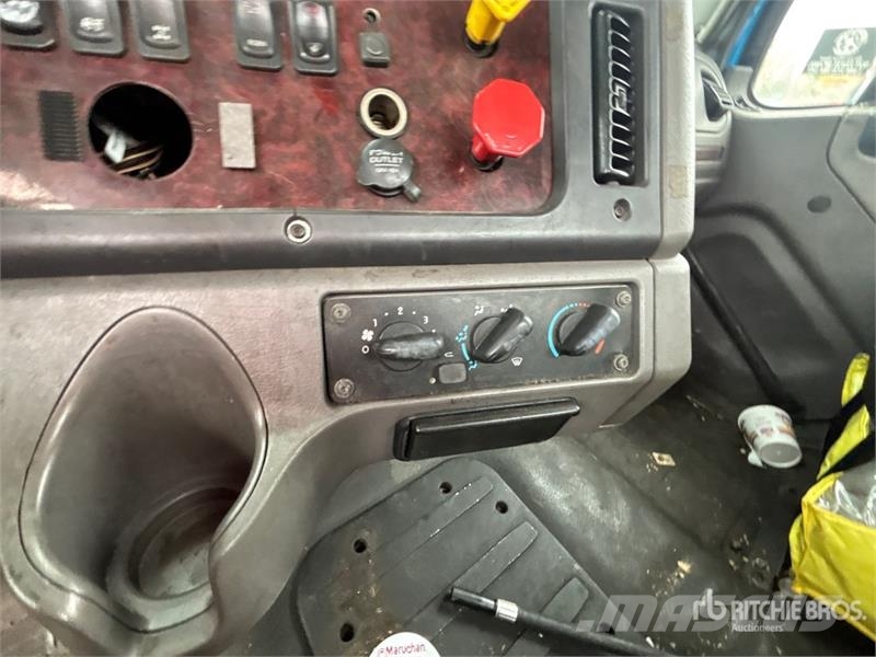 Freightliner 114SD 6x4 Car Carrier Truck Vehicle transporters